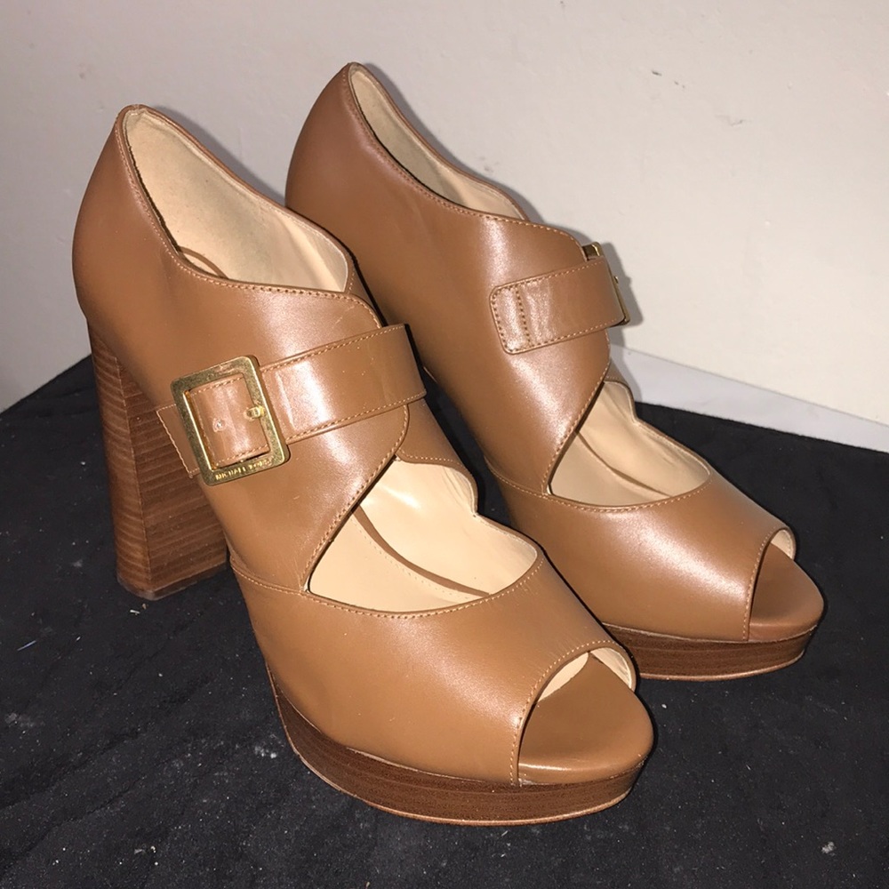 Micheal Kors size 11